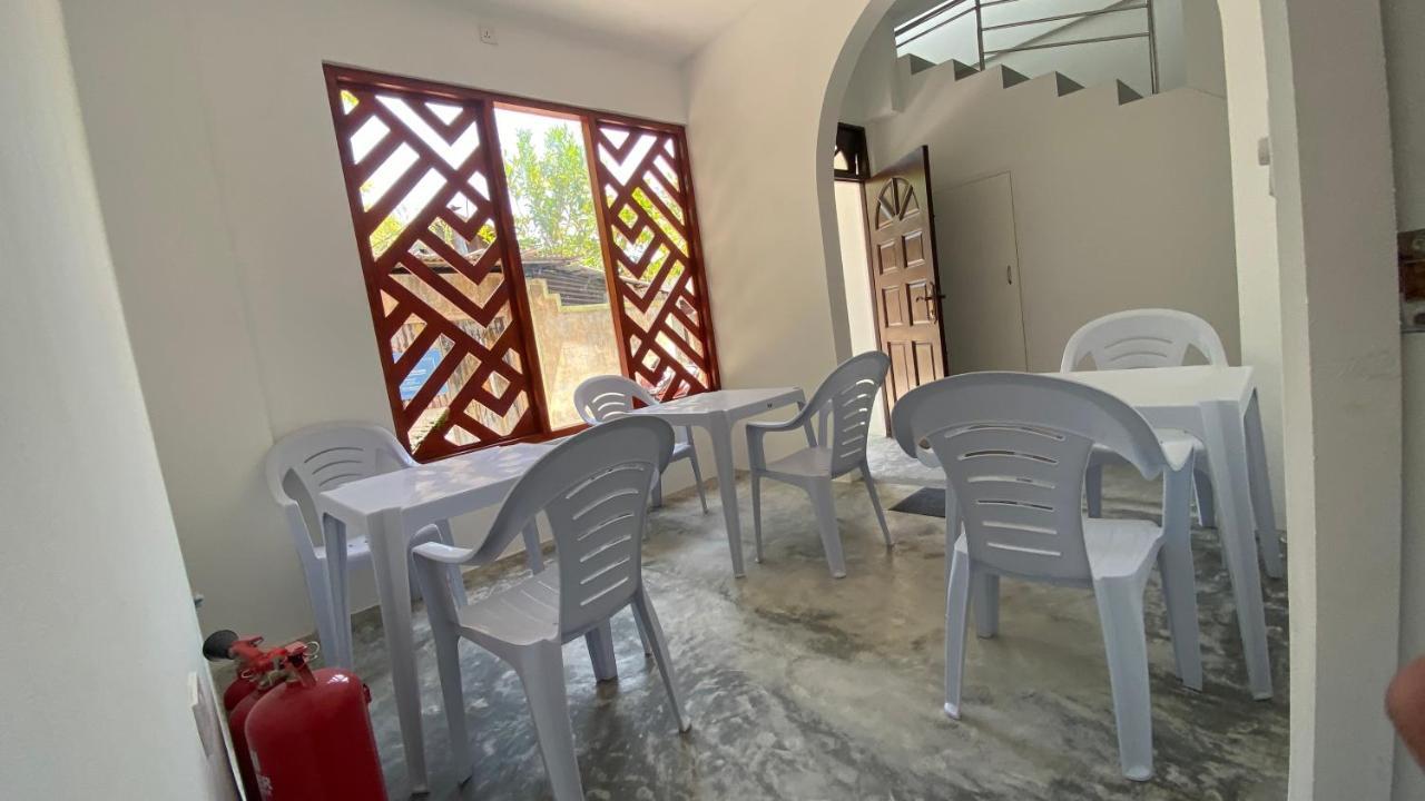 Raalhu Dhangethi住宿加早餐旅馆 外观 照片